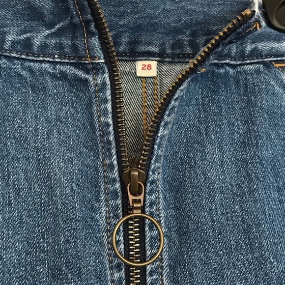 Vintage Levi’s zipup jean skirt - Picture 2 of 4